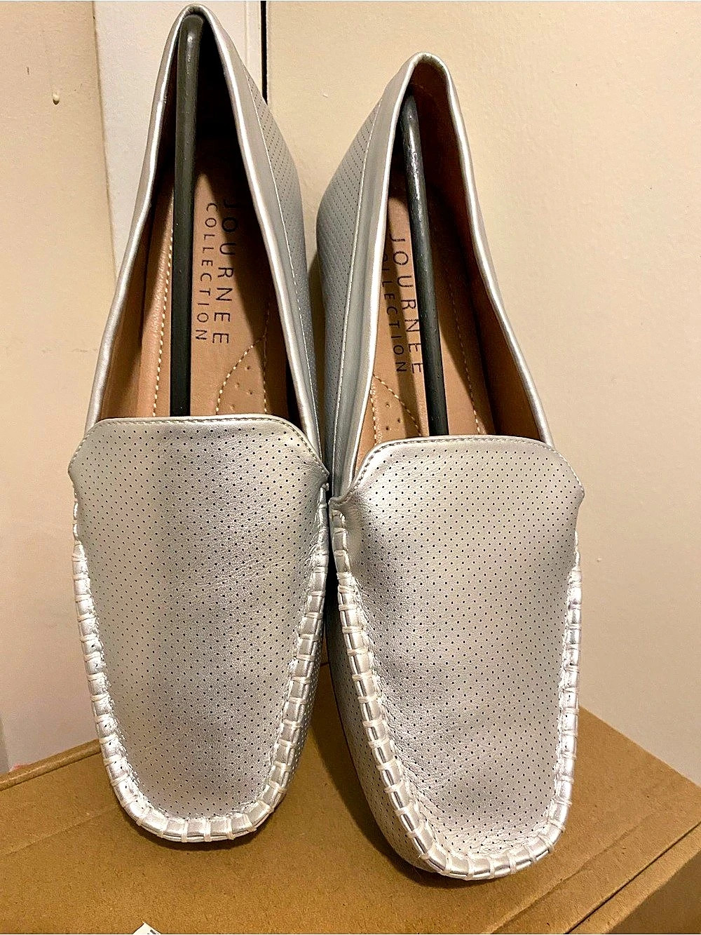 Journee Collection Halsey Silver Perforated Moccasins US 8.5 NIB